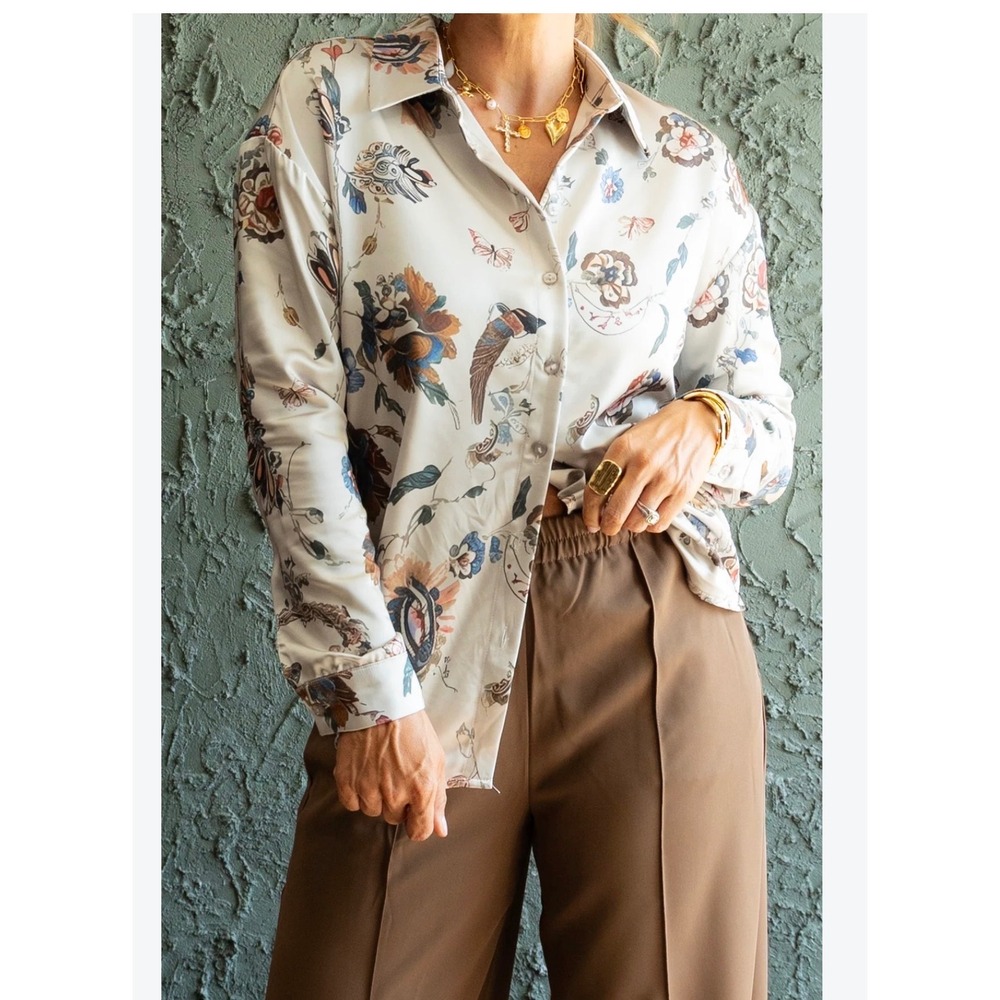 Charlie B Women Floral Butterfly Satin Button Down Shirt Sz L
